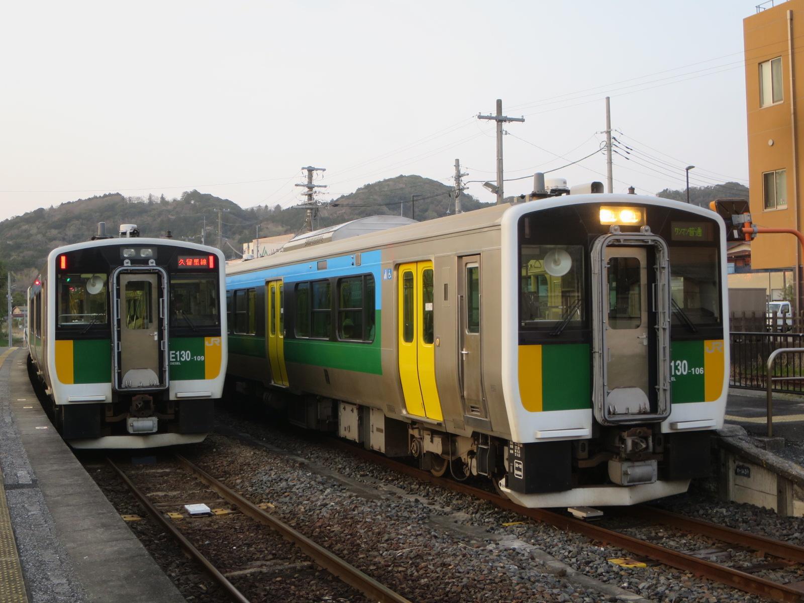 久留里駅で交換するキハE130