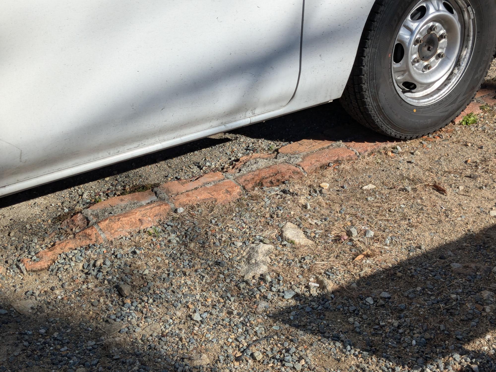 車庫跡に残る煉瓦