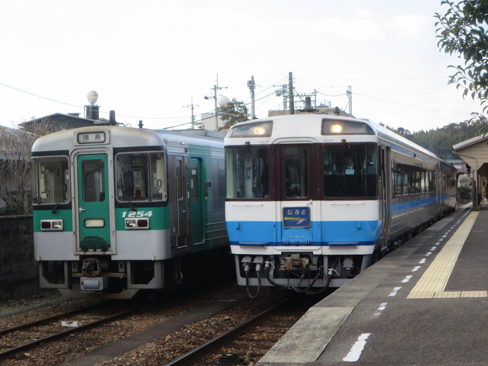 減便前の特急「むろと」　牟岐にて