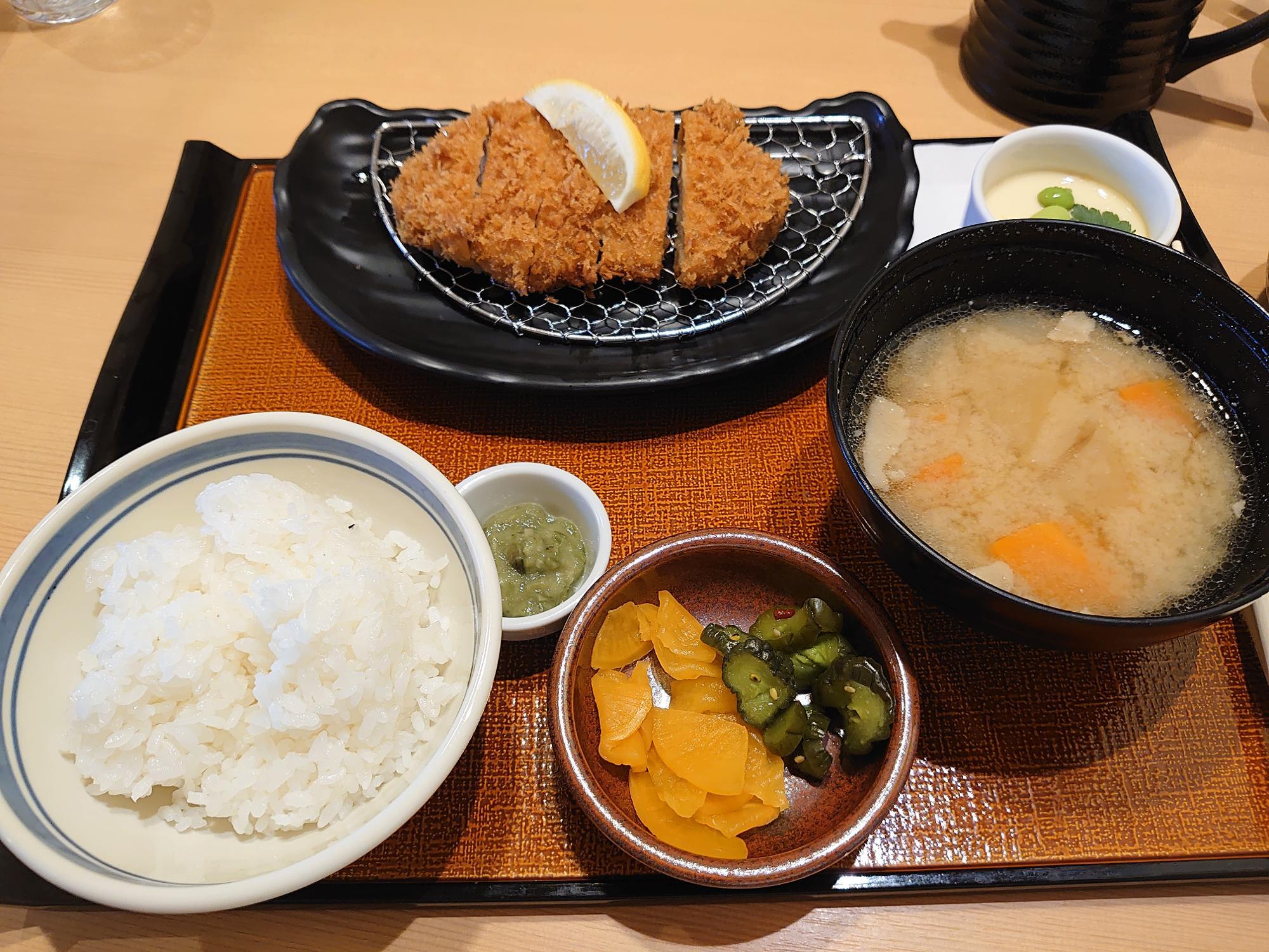 ロースかつ定食