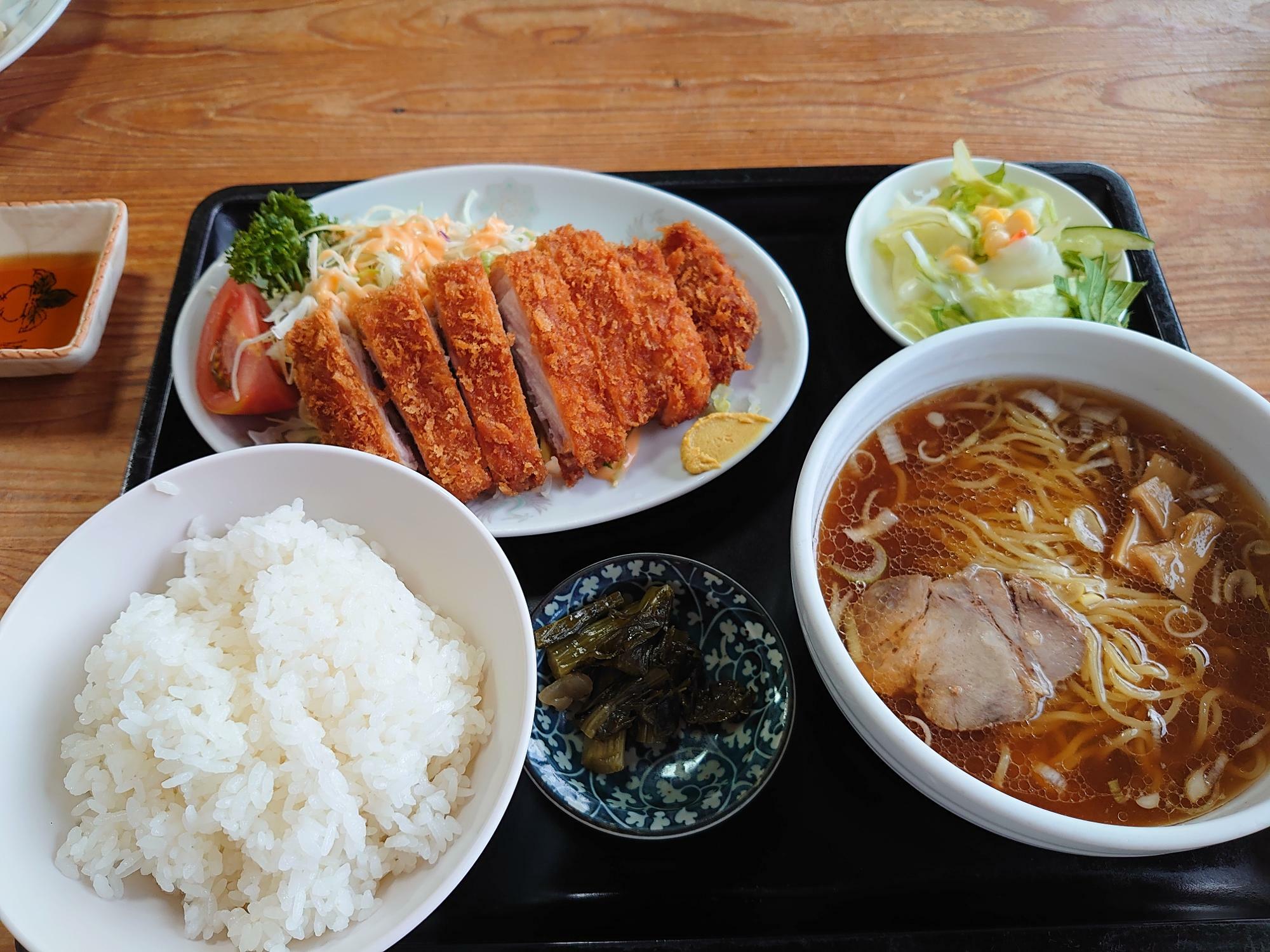 ロースかつ定食