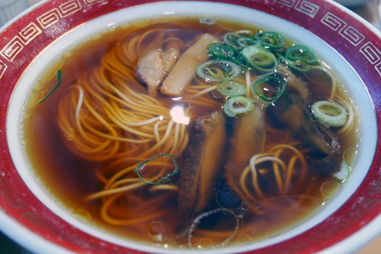 ストレート麺の笠岡ラーメン