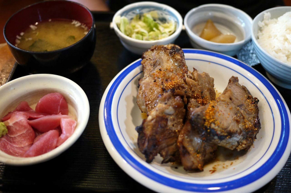 本まぐろステーキ定食　800円