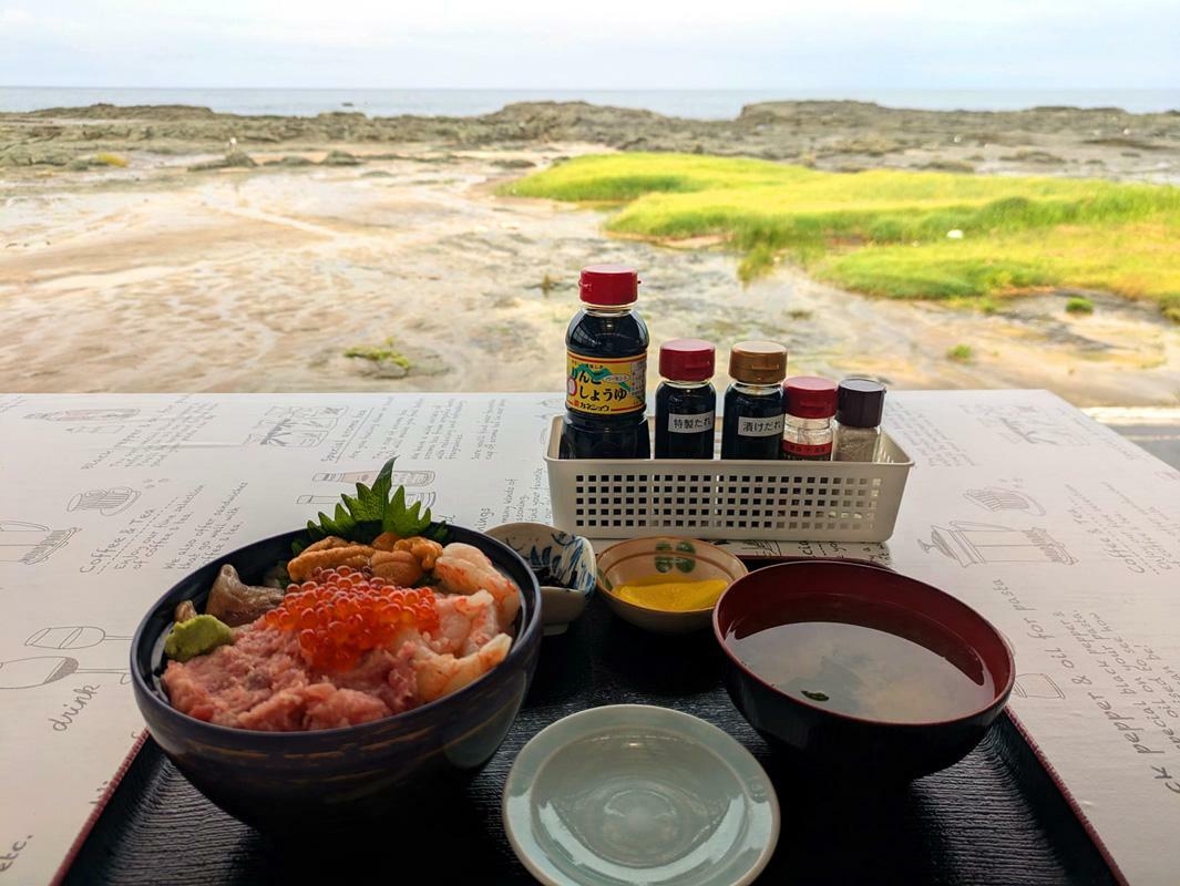 味噌汁・小鉢・漬物つき