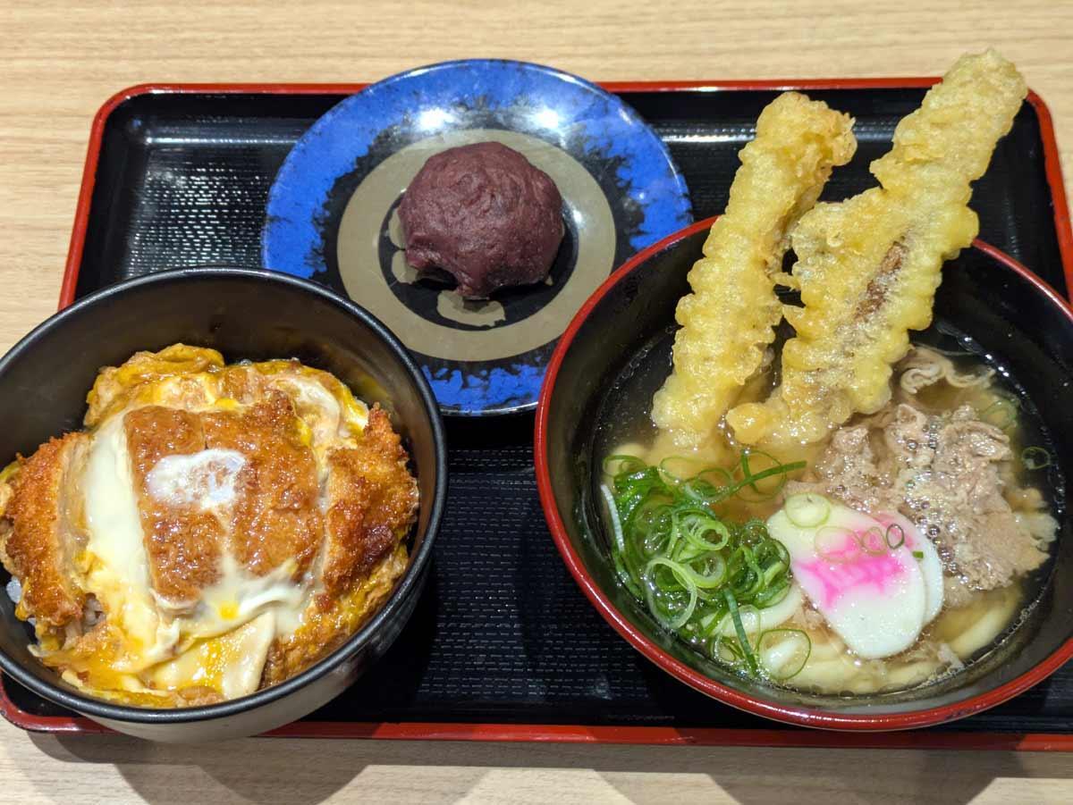 超話題新作 週末並びレポ】資さんうどん両国店に実際行ってみた！待ち時間 うどん