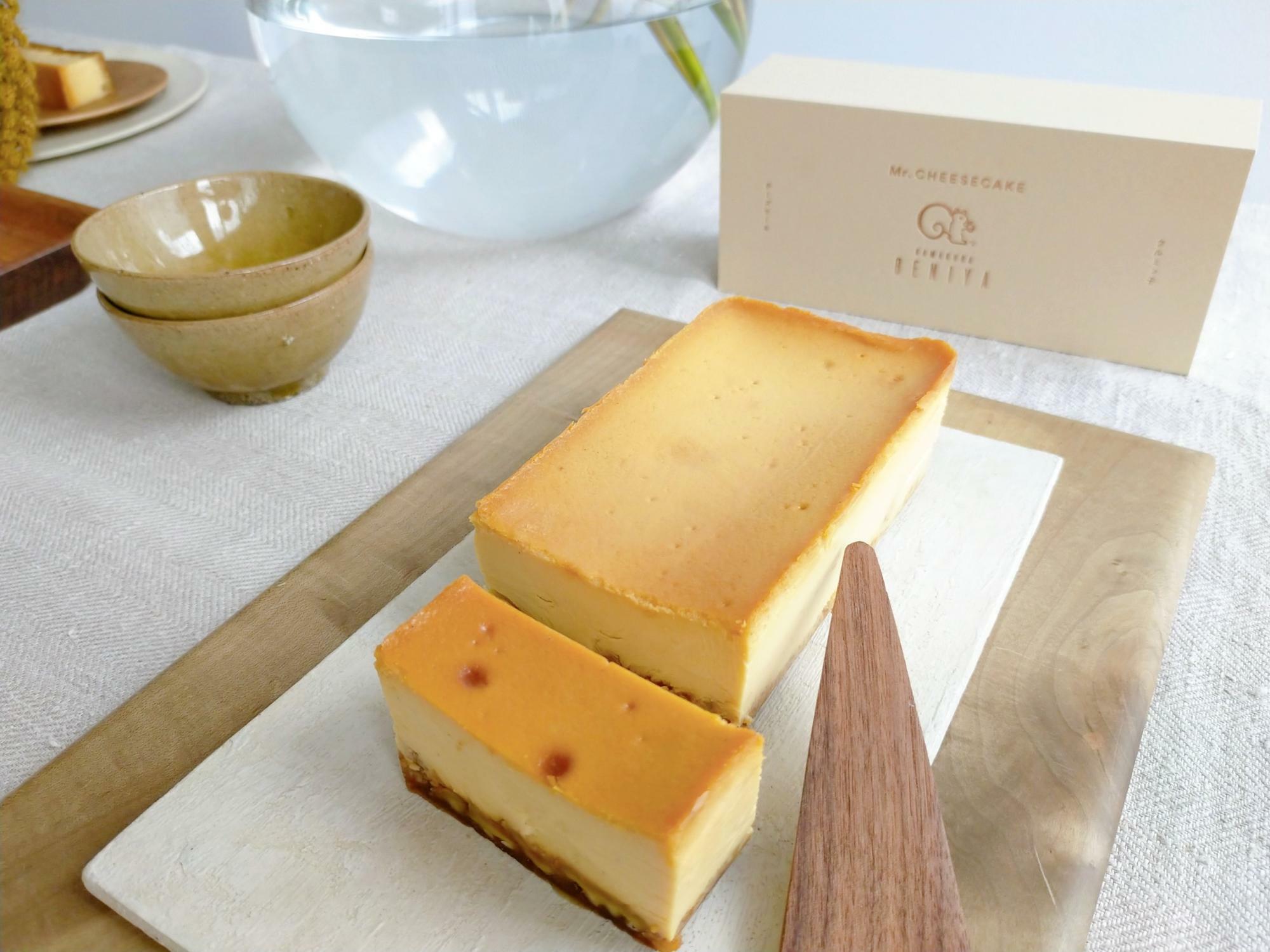 「Mr. CHEESECAKE クルミッ子」(￥5,940・税込)