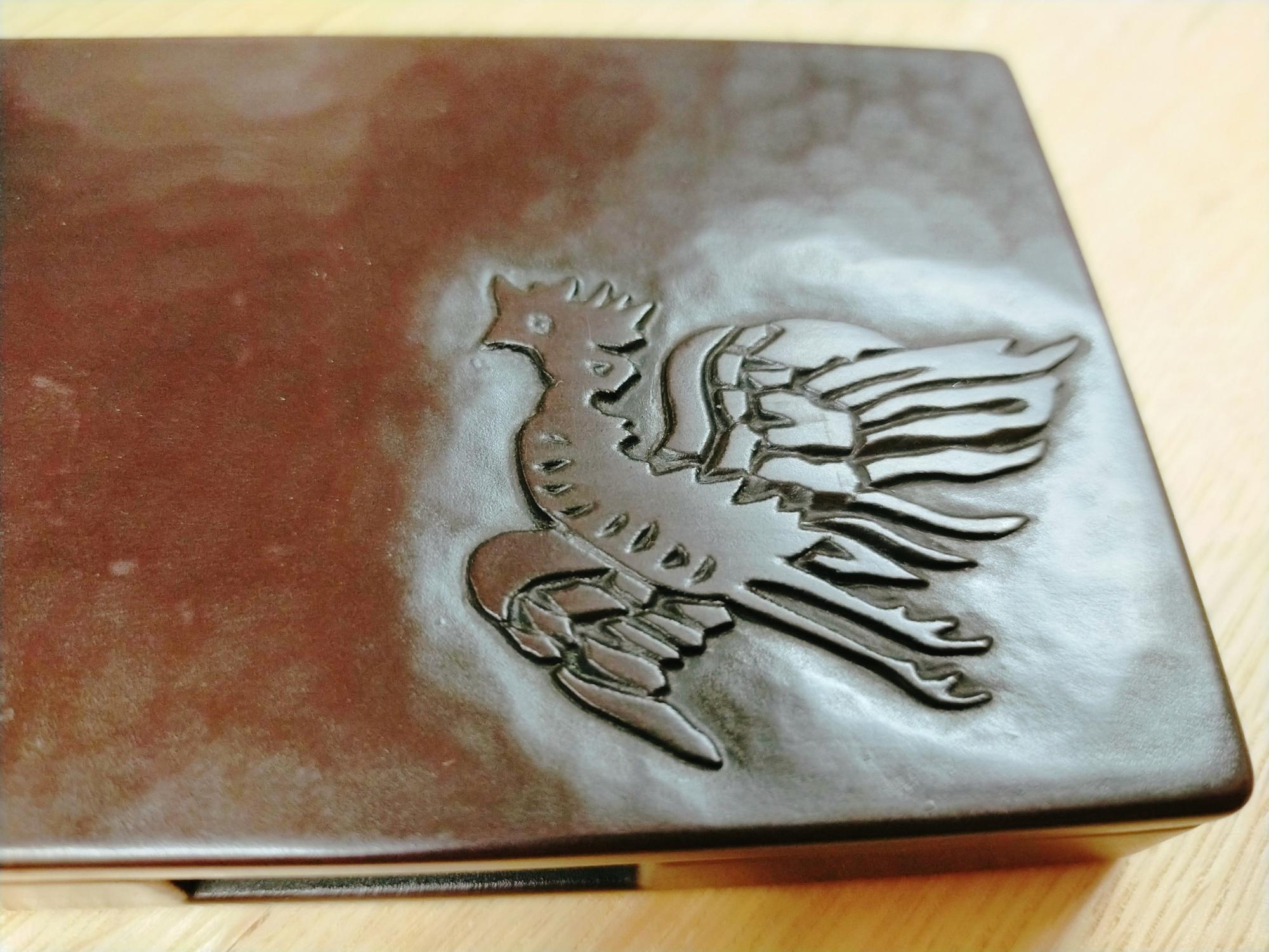 姿見　鎌倉彫デザイン　和風　豪華紋付ゆたんカバー付き 8号 兜飾り 純金箔合わせ鉢 正絹威