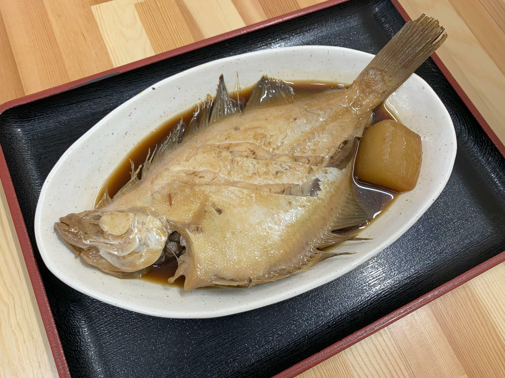 煮魚定食のお魚