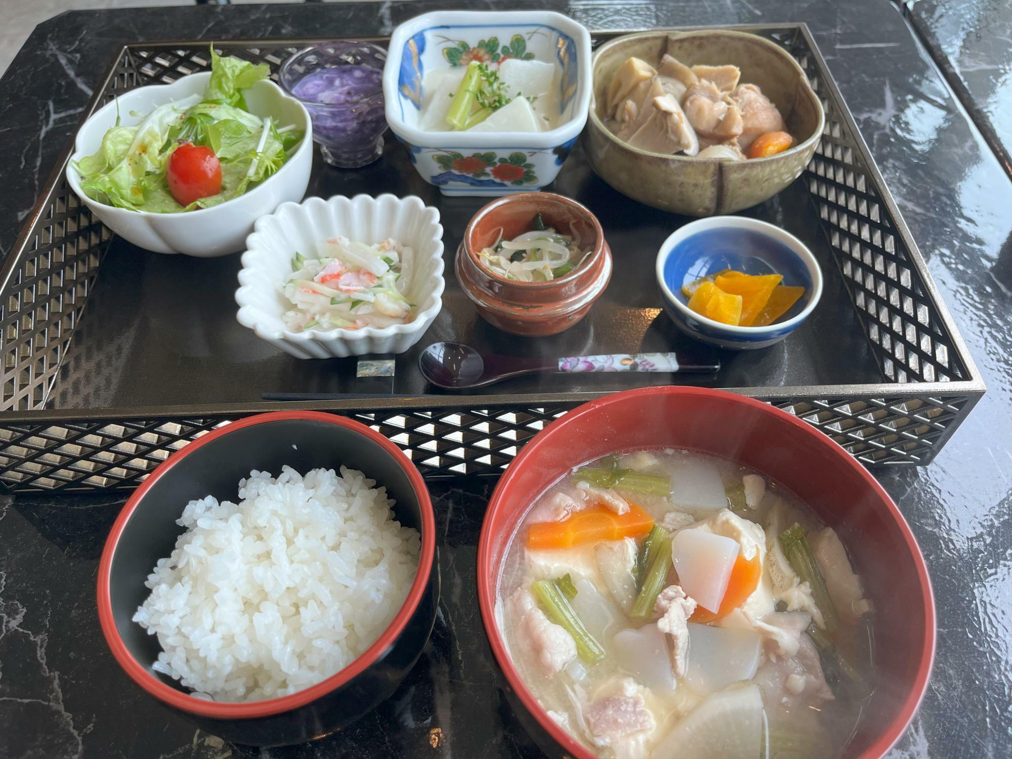 ひまわり定食（880円）