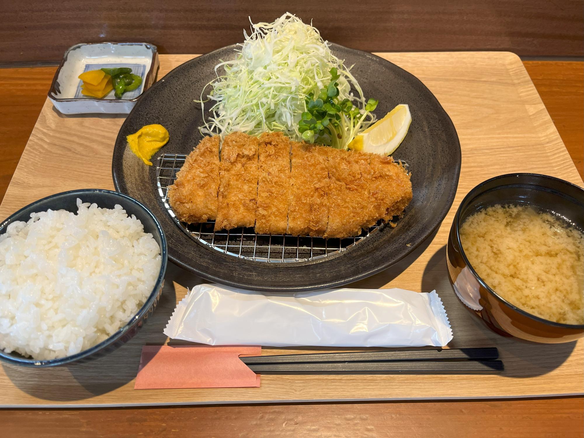 ランチとんかつ定食（1,000円）