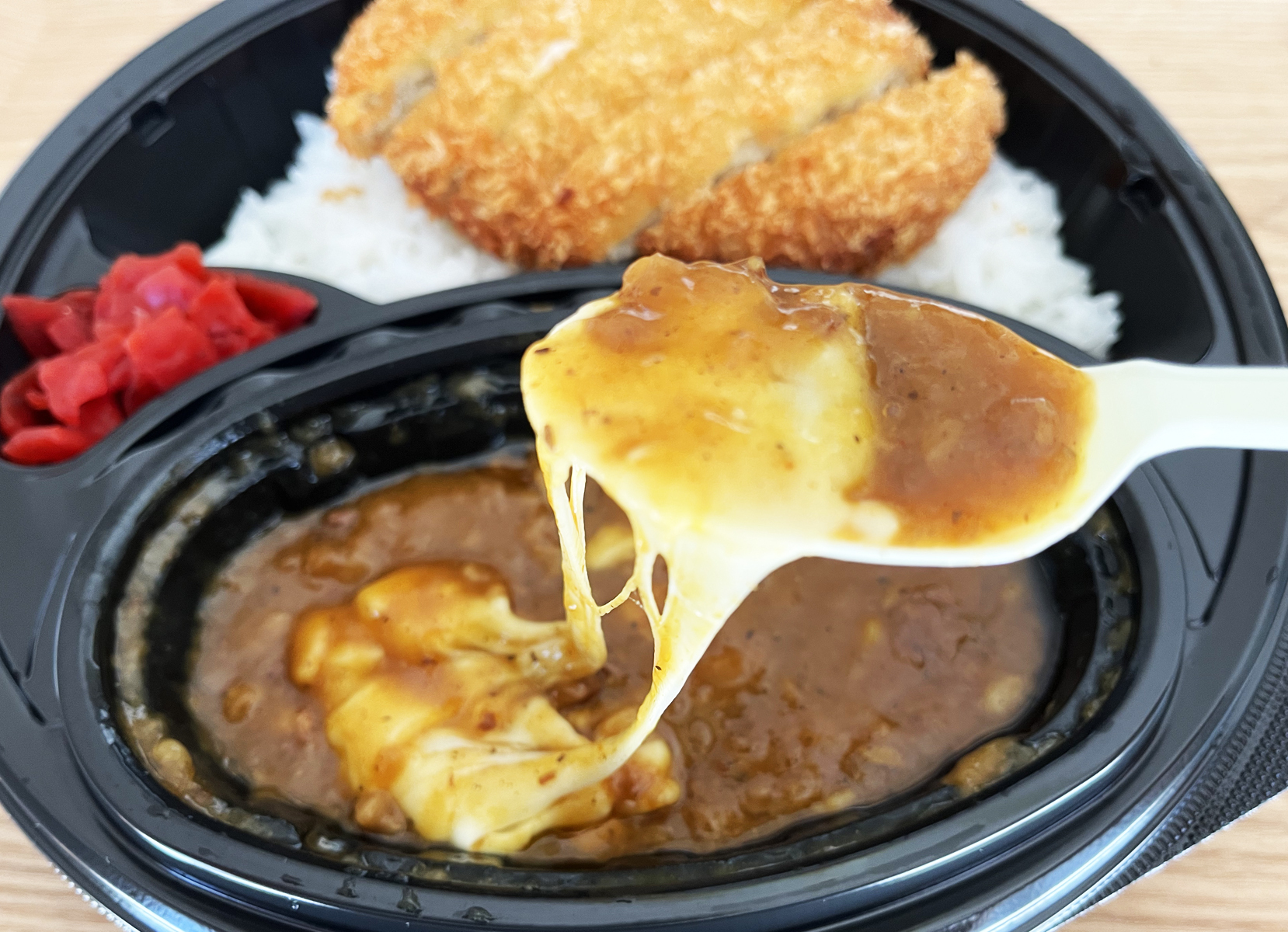 メンチカツチーズカレー