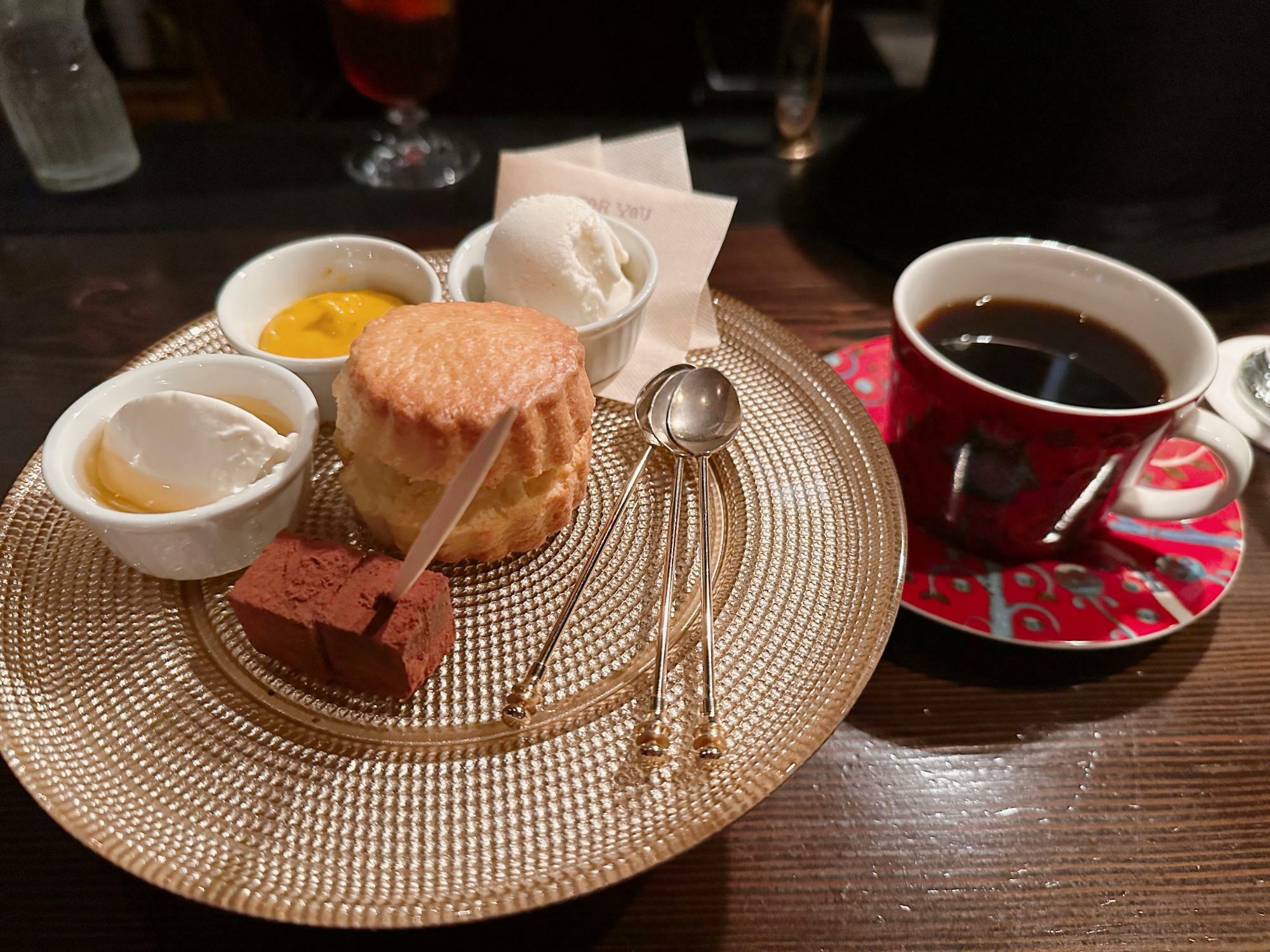 スコーンセット（コーヒーもしくは紅茶付き） 1,200円