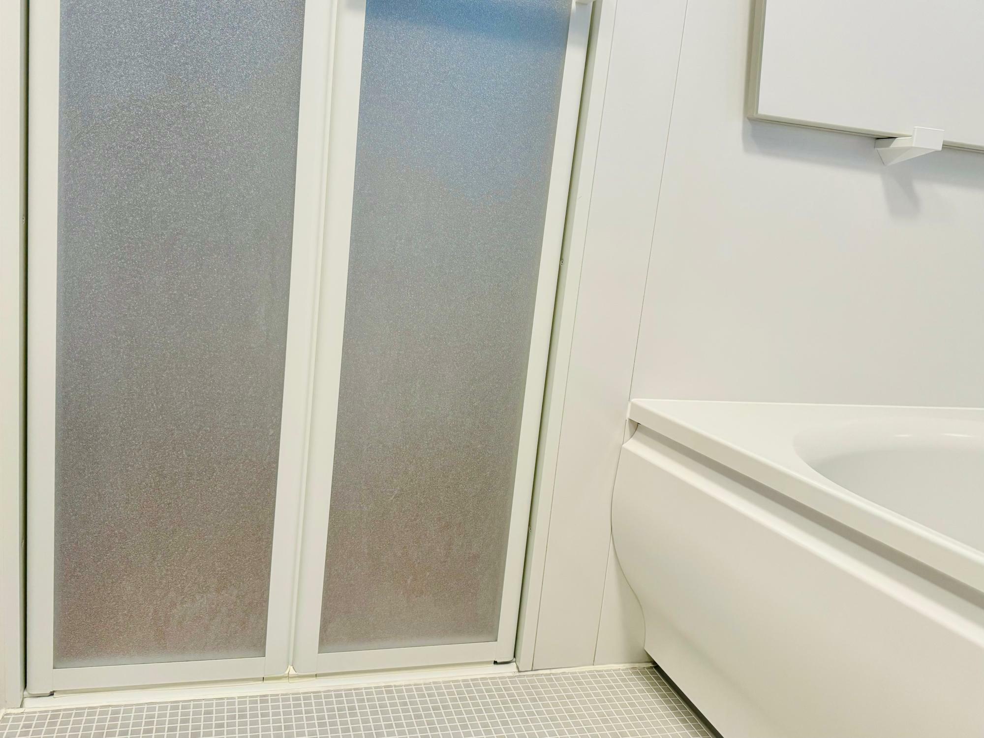 お風呂の換気扇はドアも窓も閉めてから回すのが正しい方法