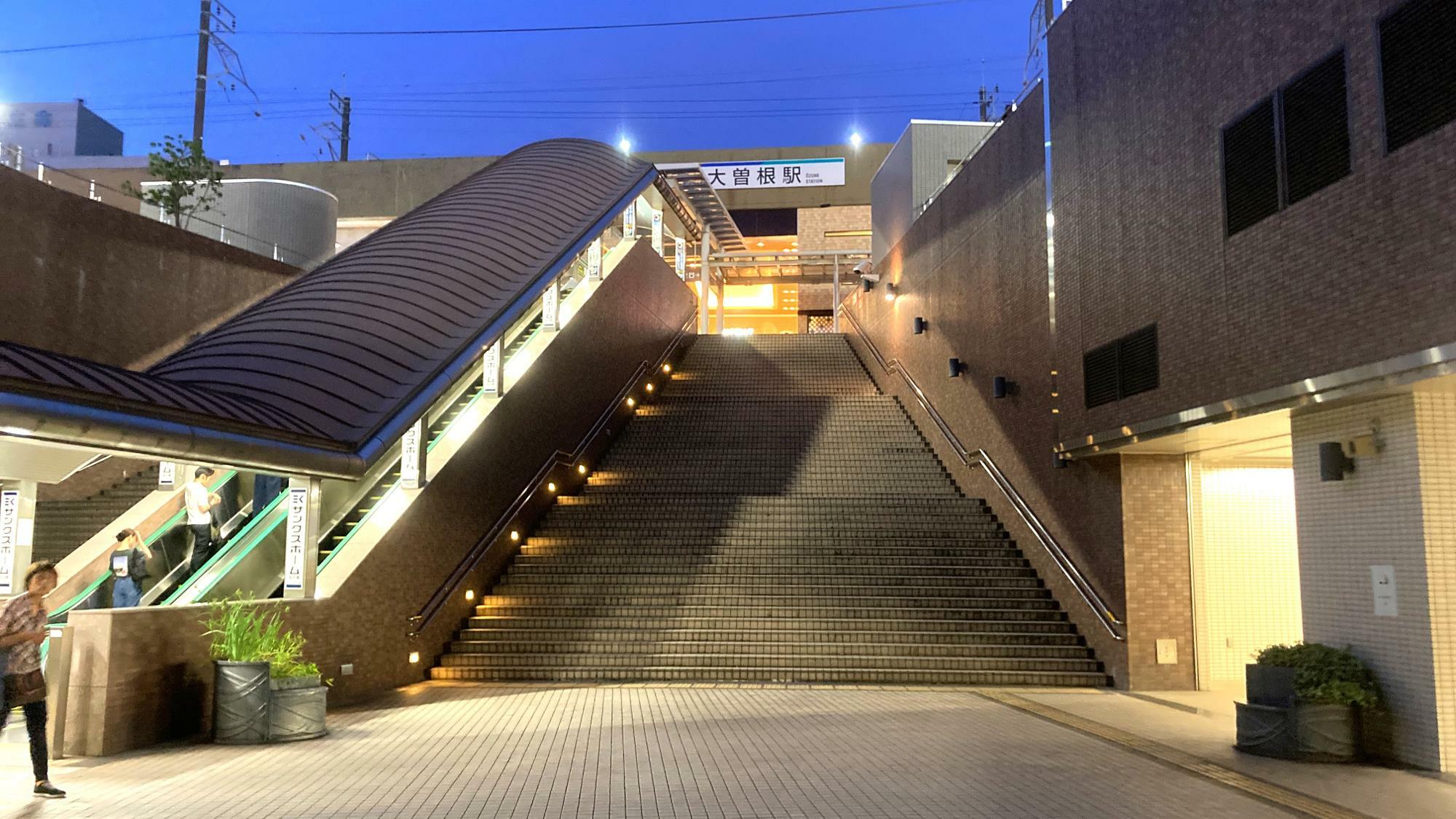 大曽根駅のエスカレーター