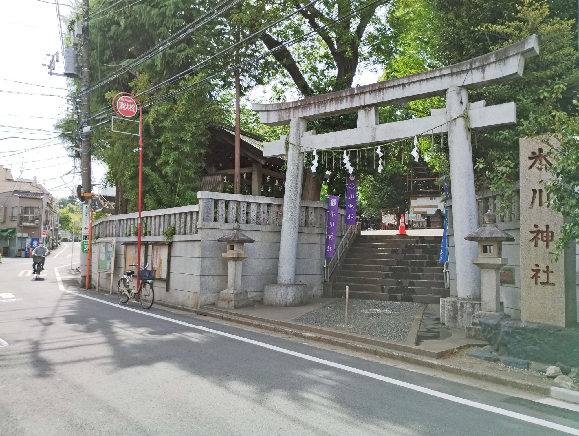 幡ヶ谷氷川神社から奥に延びる国府道