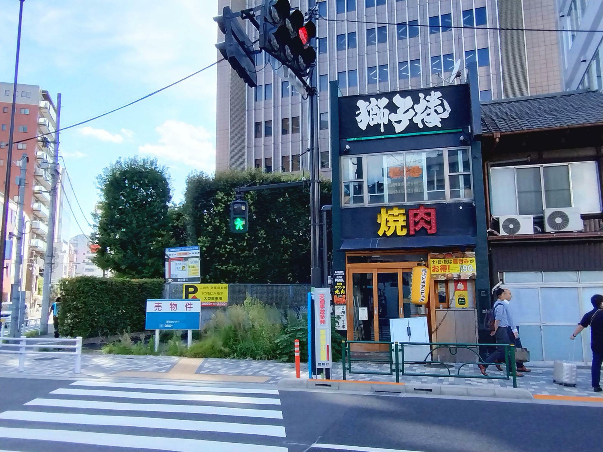 ドコモタワーの敷地裏の店舗