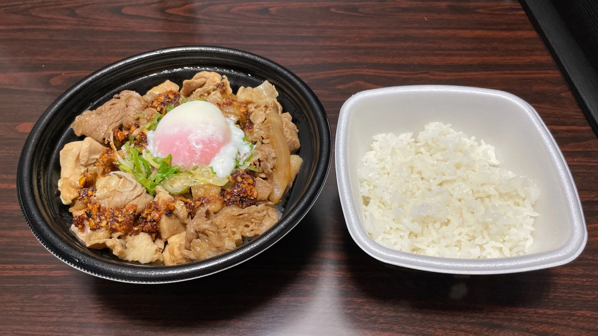 吉野家で「スタミナ超特盛丼」をテイクアウトしてみた【追い飯付き