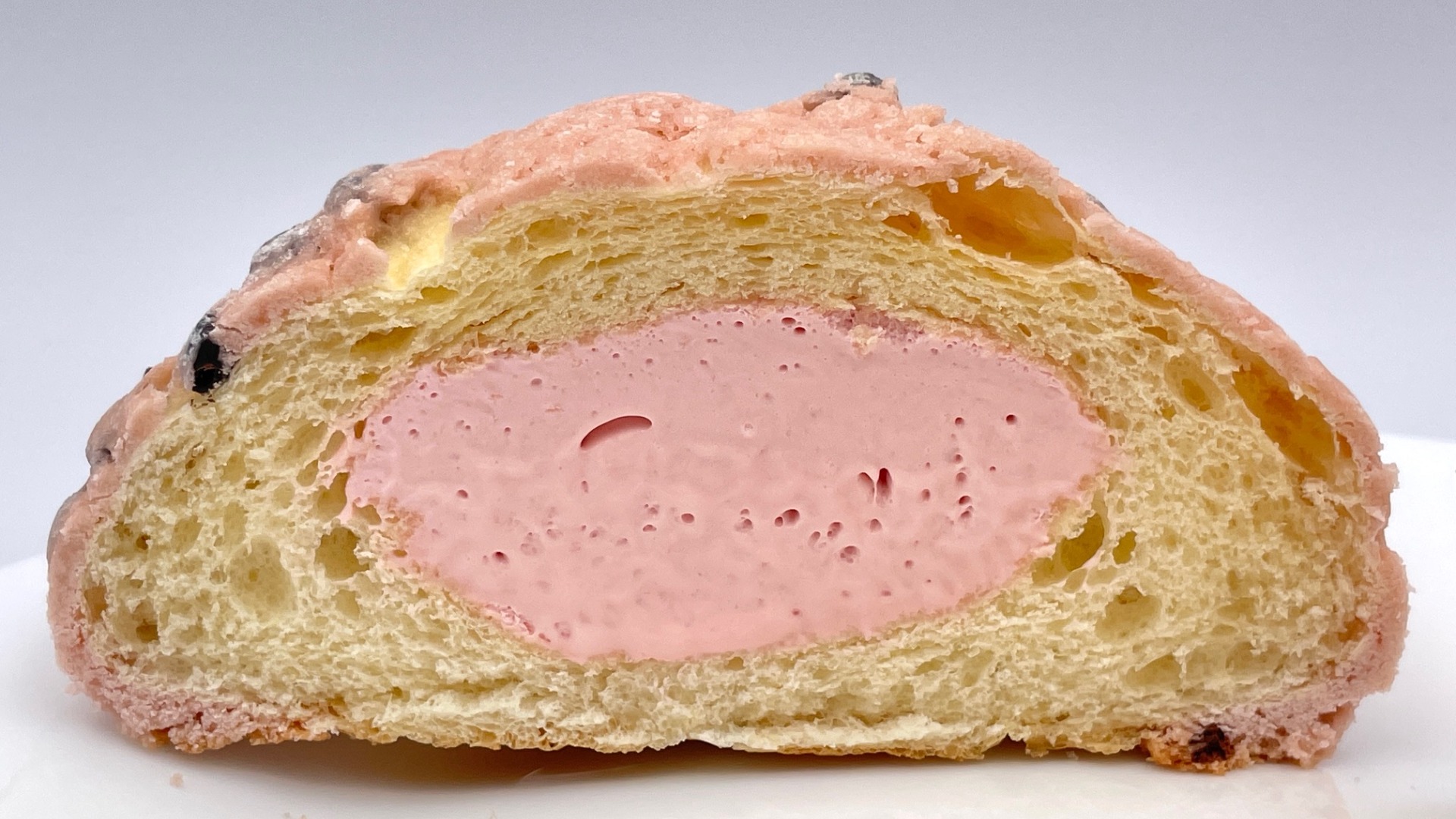 セブン-イレブンの「冷凍メロンパン」に”あまおういちご”が新