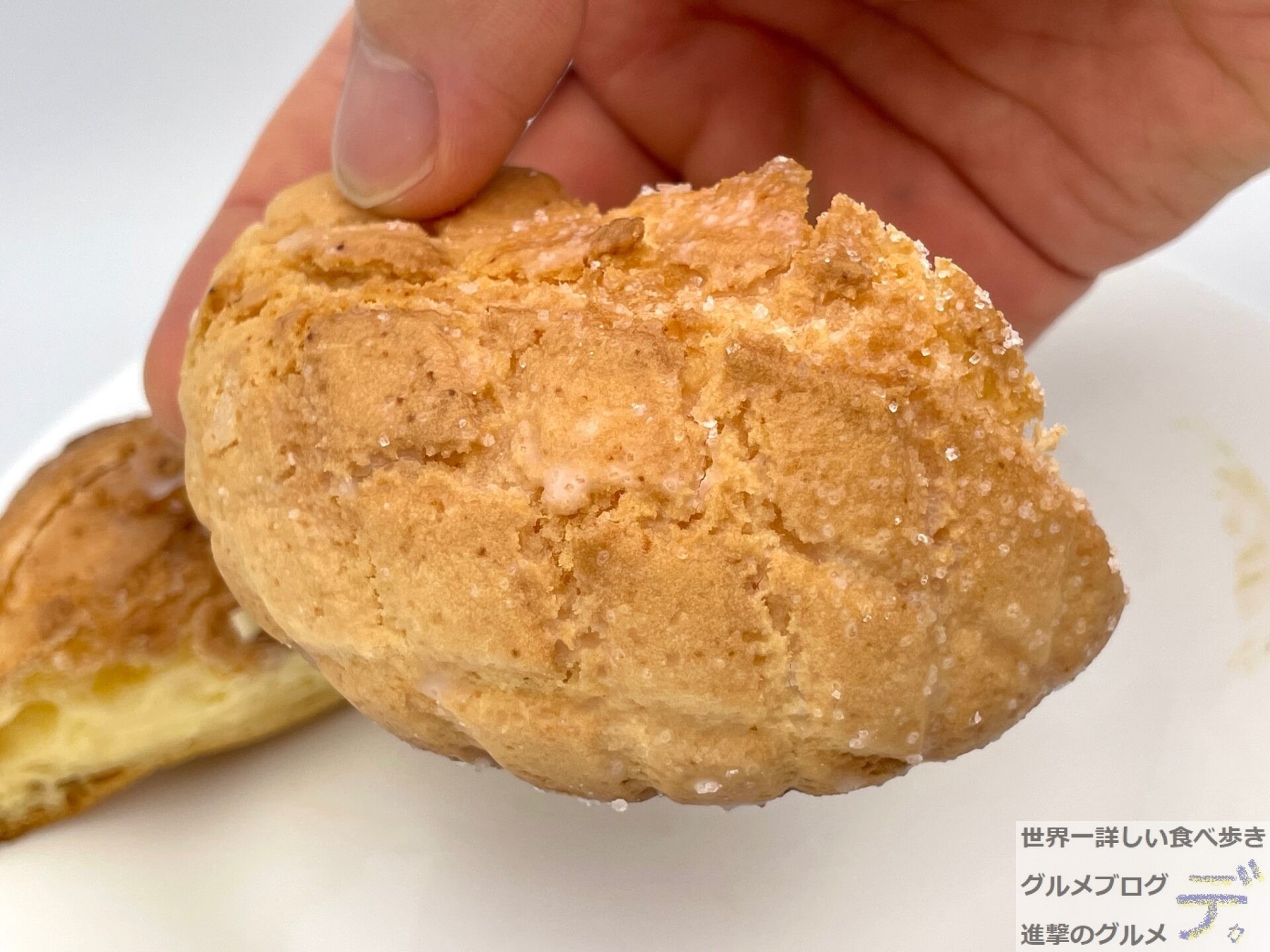 ローソン「まるでメロンパンみたいなシュークリーム」を食べてみた感想