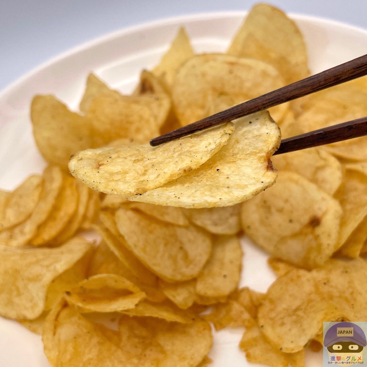 ファミリーマートから「カルビー ポテトチップス ファミチキ味