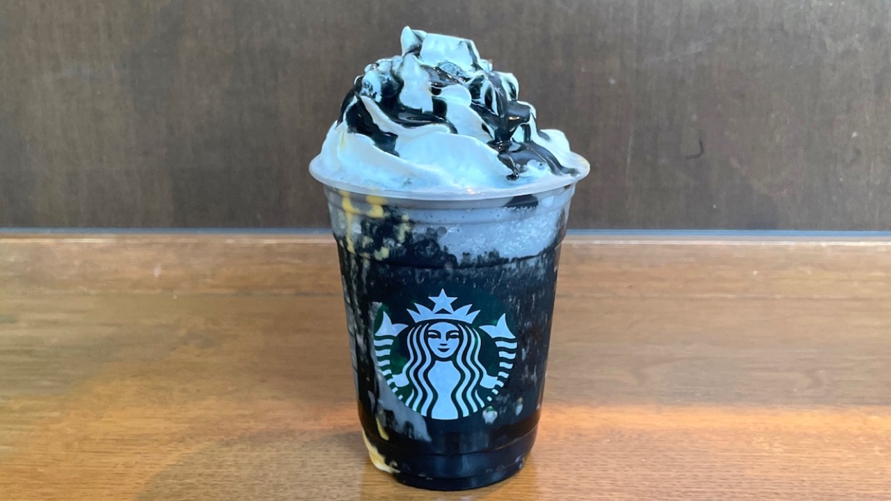 スタバ新作「ハロウィンフラペチーノ」を注文してみた（進撃のグルメ