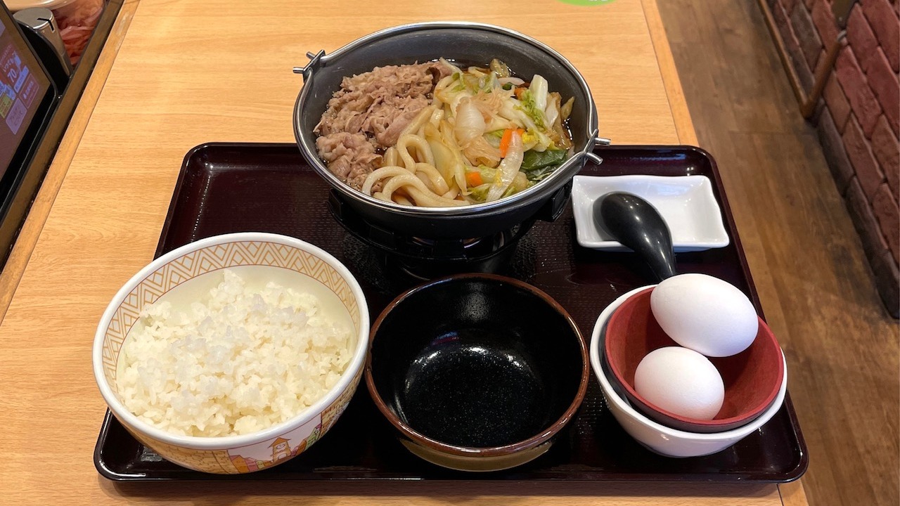 すき家で「牛すき鍋定食」を注文してみた（進撃のグルメ