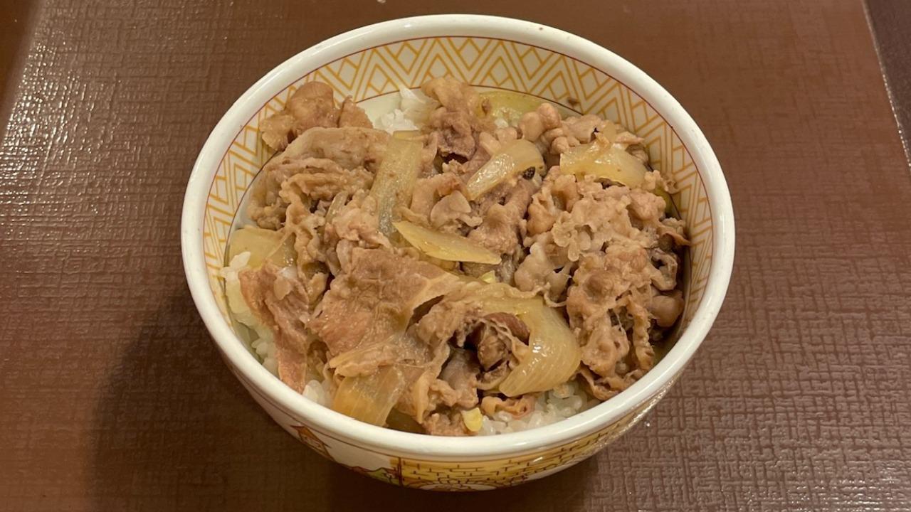 すき家で30円値上げした「牛丼・並盛」を深夜に食べたら460円でした（進撃のグルメ） - エキスパート - Yahoo!ニュース