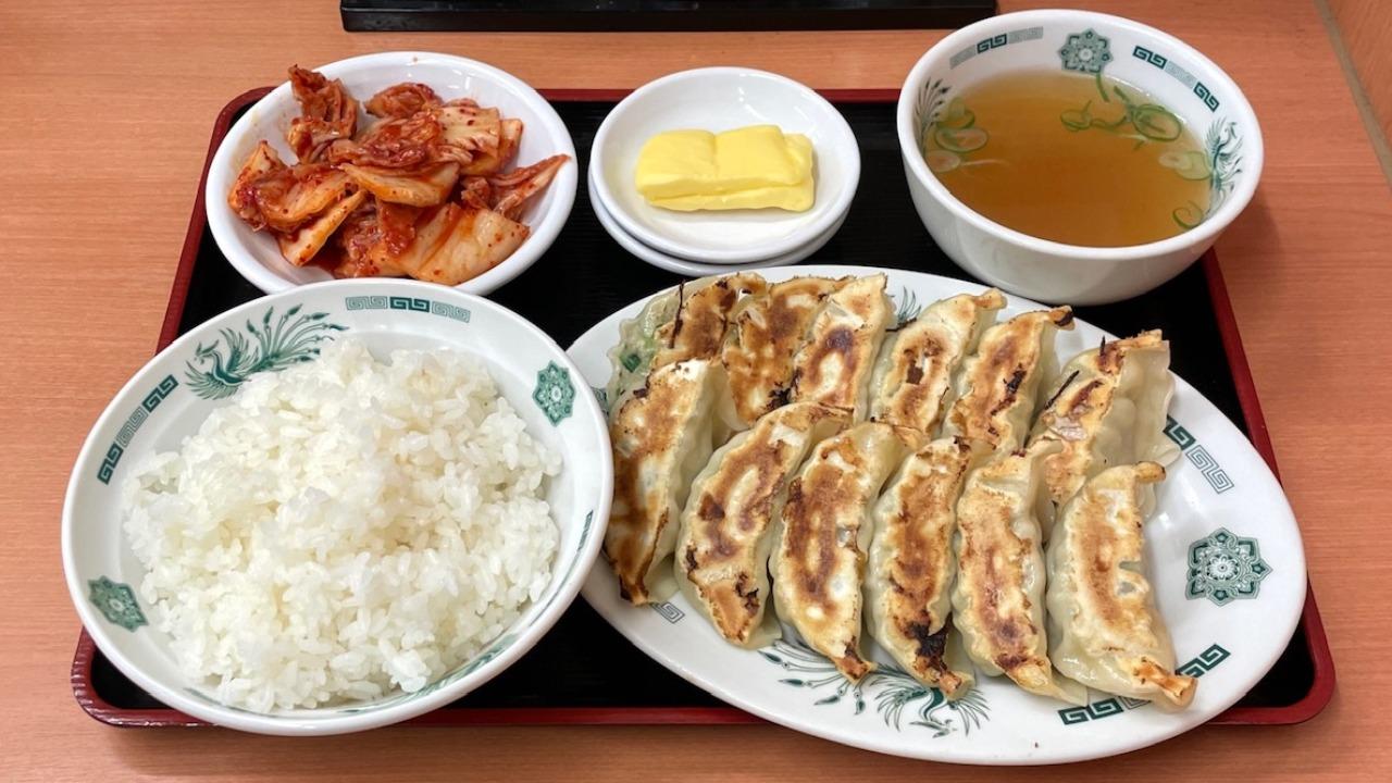 お待たせしました❣️ 今日のランチは、ダブル餃子定食でした