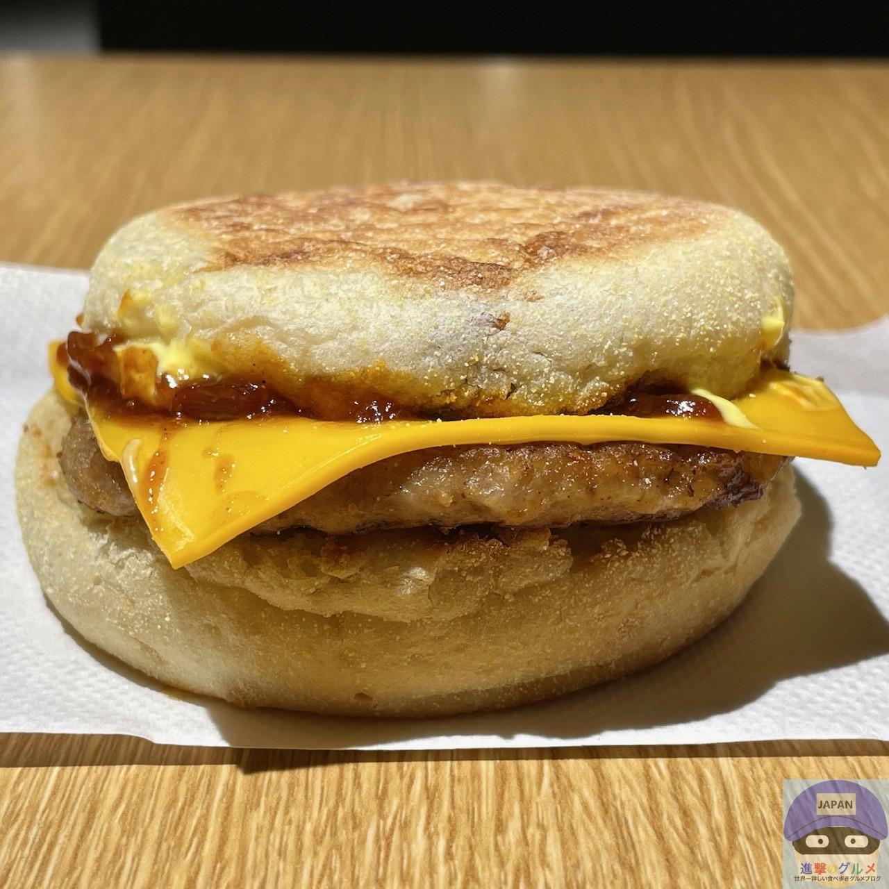 ソーセージマフィンとソース入り N.Y. バーベキューソーセージ&チーズマフィンを実食レビュー