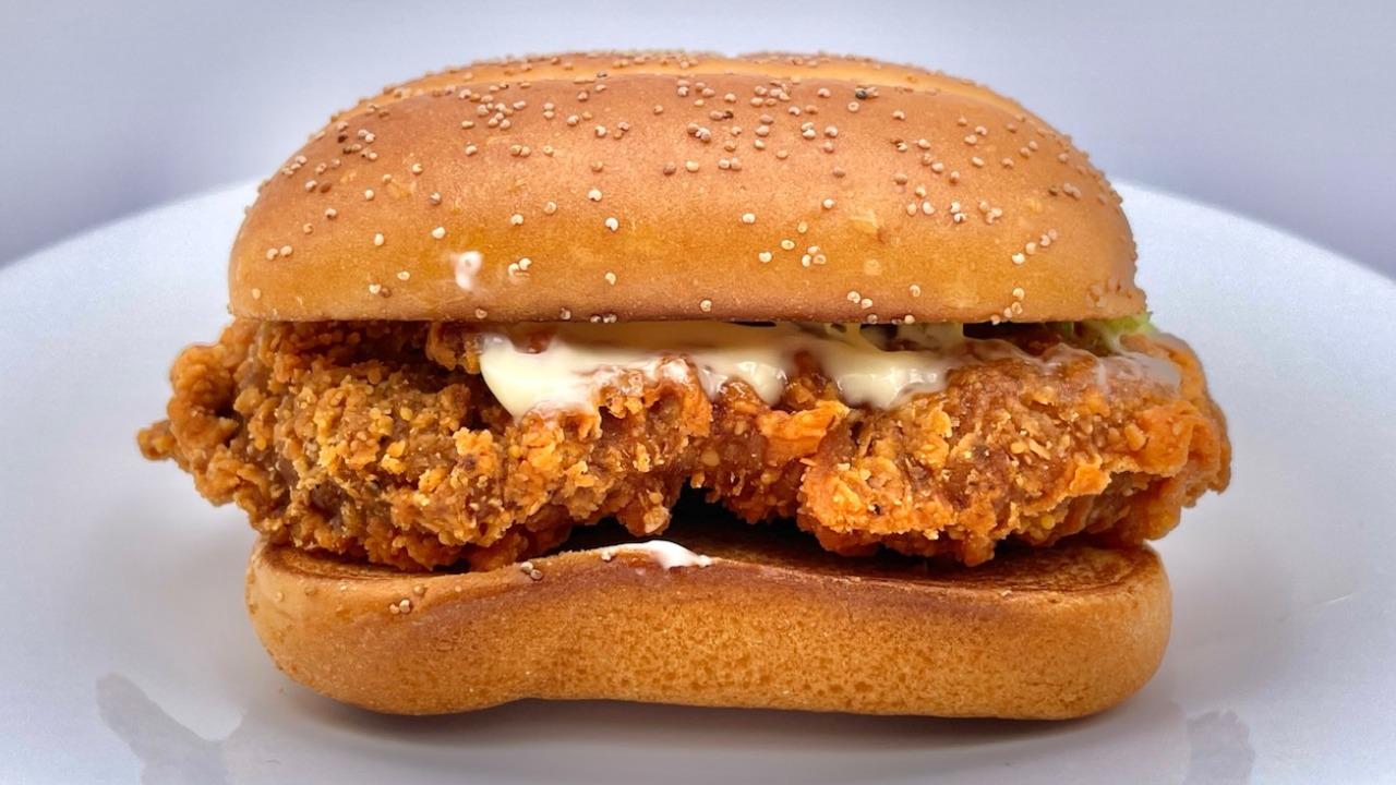 マクドナルドで「470円の新メニュー」を注文してみた（進撃の