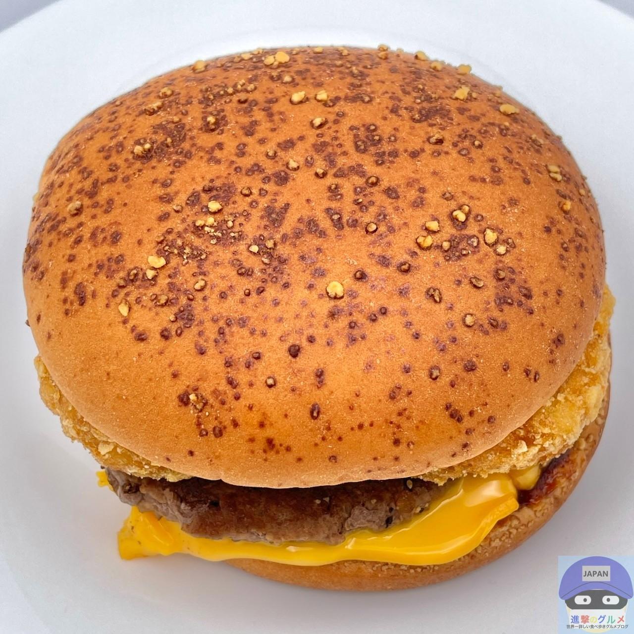 マクドナルド新作「ポテト入りバーガー（540円）」を注文して