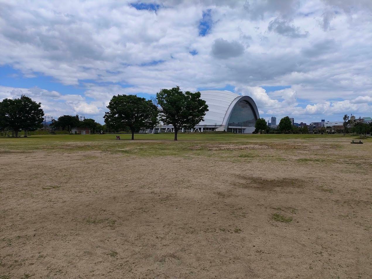 北長瀬未来ふれあい総合公園（芝生広場）