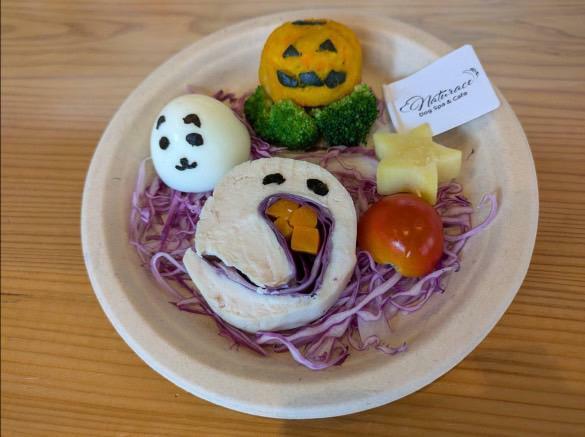 カフェのドッグメニュー”ハロウィン仕様”になって登場