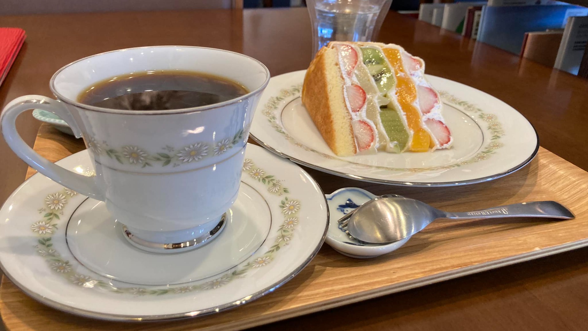 佐賀市】ランチ営業は今月末まで！手作りケーキとコーヒーを求めて高