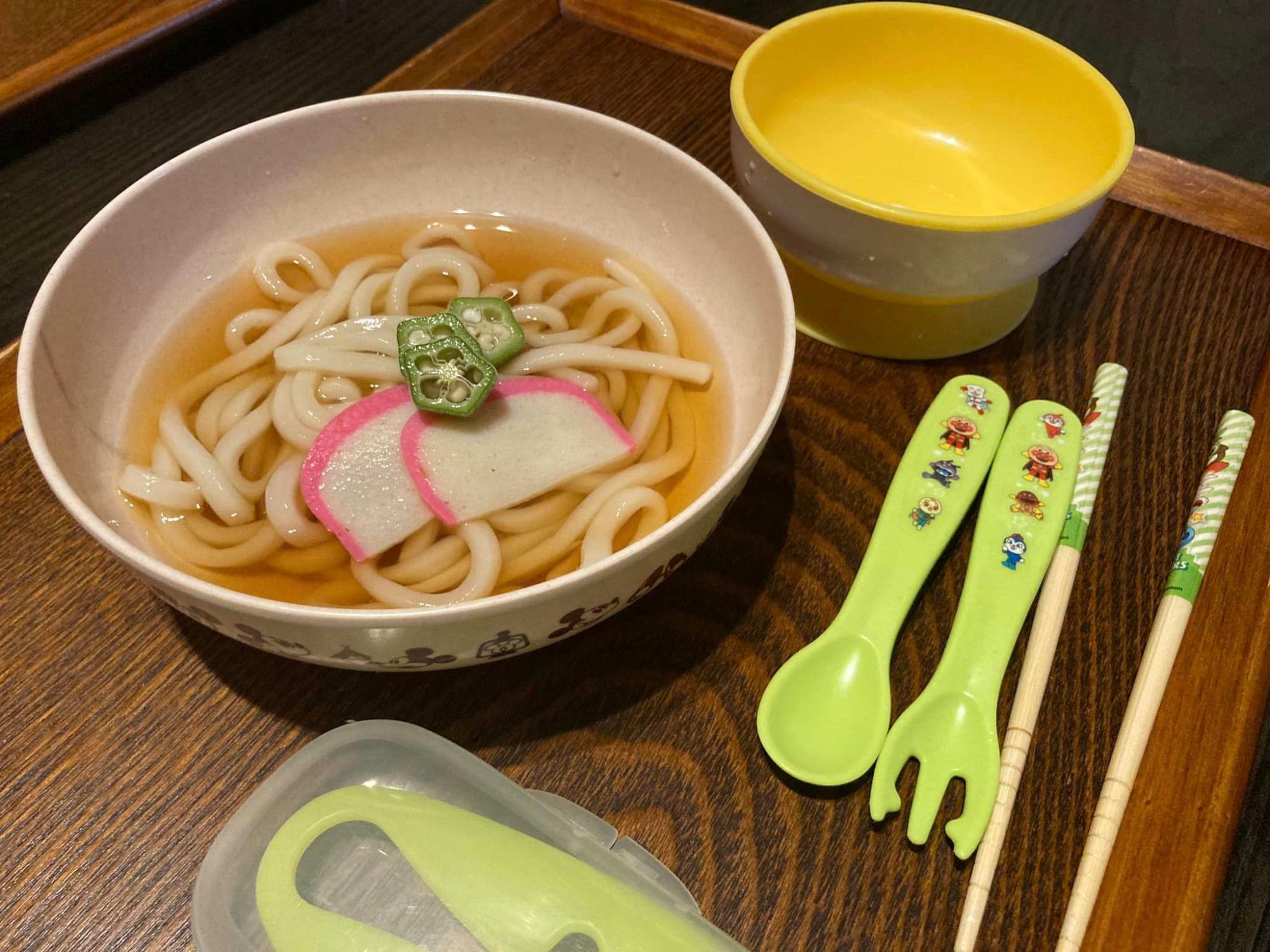 子ども用のうどんは400円ほど。