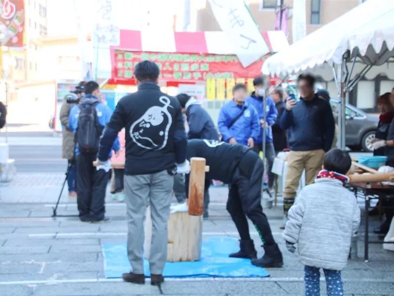 餅つき大会の様子