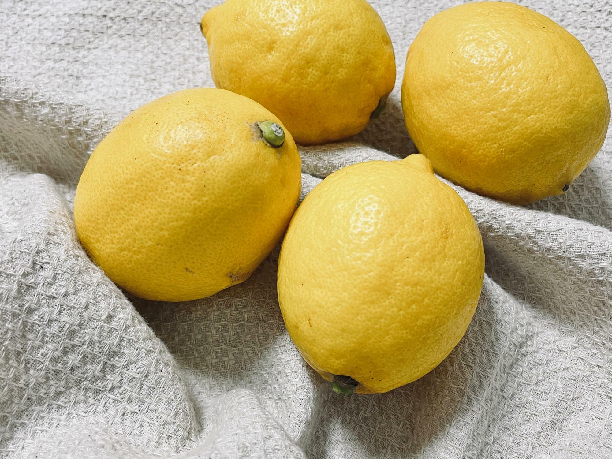 皮ごと使うため、おすすめは有機レモン！
