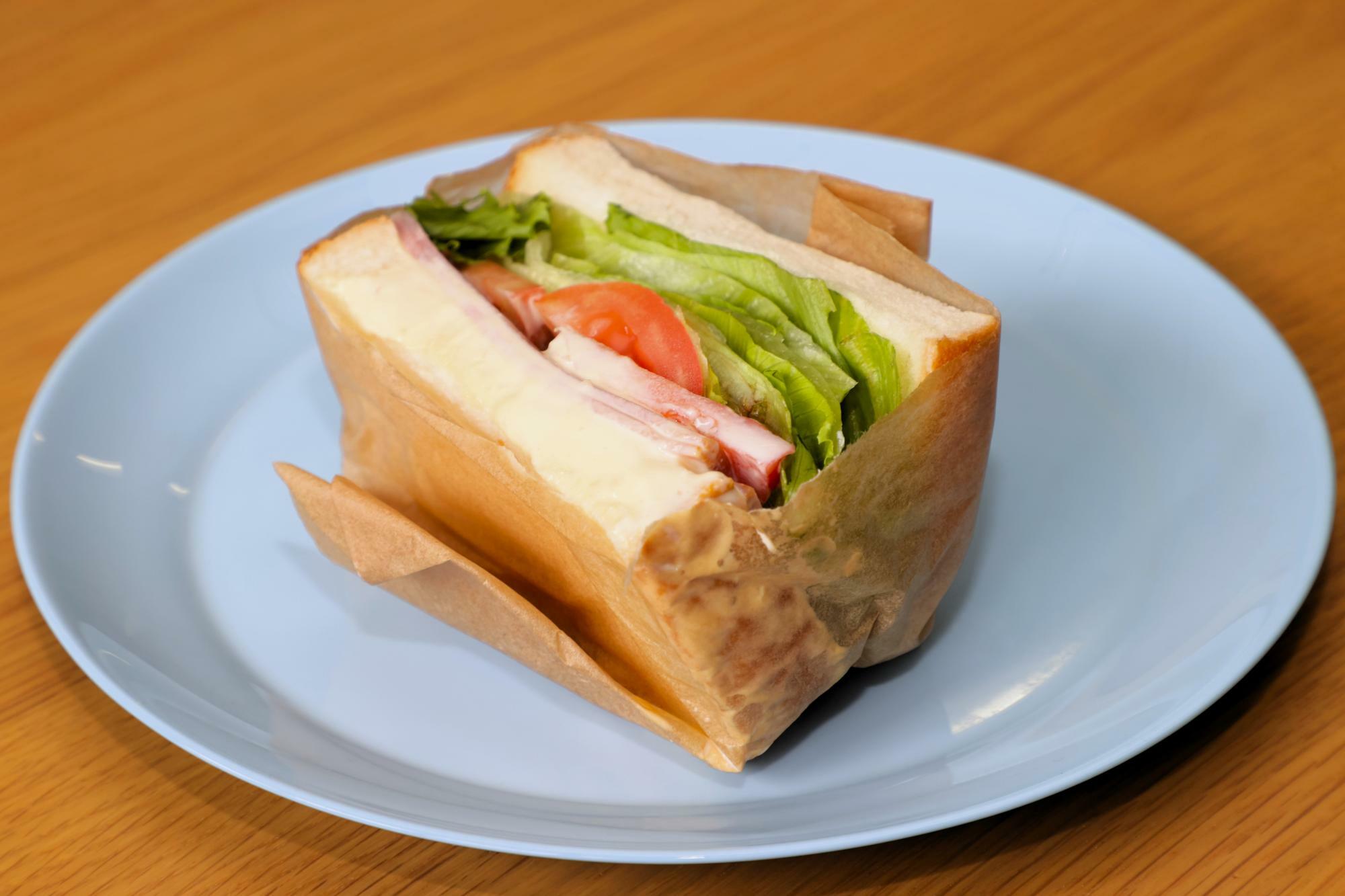 「BLT」400円