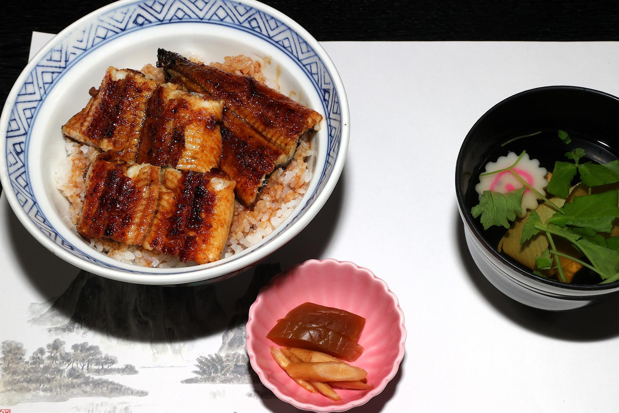 うな丼、肝吸い付き