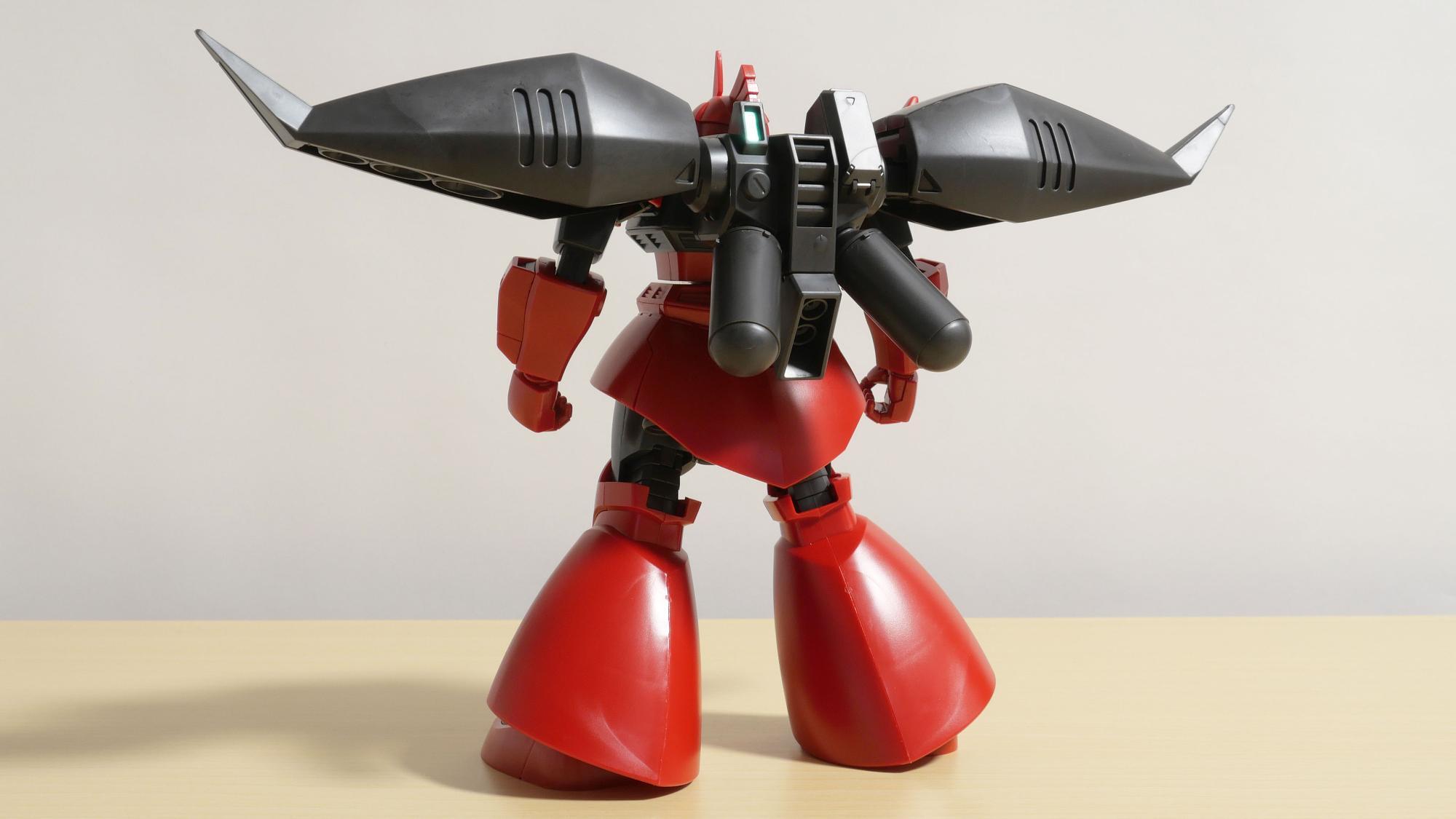 キメラ?】4種類のガンプラを贅沢にミックス!余剰パーツも凄い キメラ?】4種類のガンプラを贅沢にミックス!余剰パーツも凄い