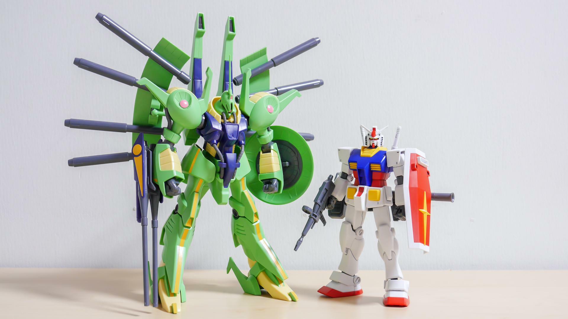 「HGUC No.021 ガンダム」と比較