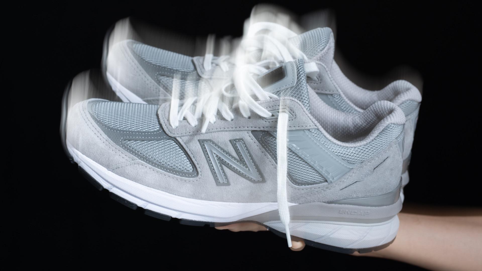 New Balance 990v5 グレー/ホワイト スニーカー やっぱりニューバランスはグレー?990v5がいつでもカッコイイ