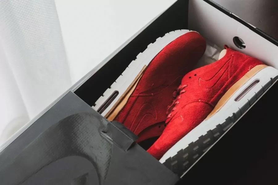 ナイキの赤スエードスニーカーを購入｜質感・配色・履き心地