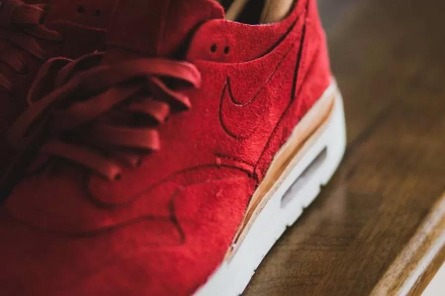 Nike スエード スニーカー ブラウン/レッド 通称つま赤　BISON Nike スエード スニーカー ブラウン/レッド 通称つま赤 BISON