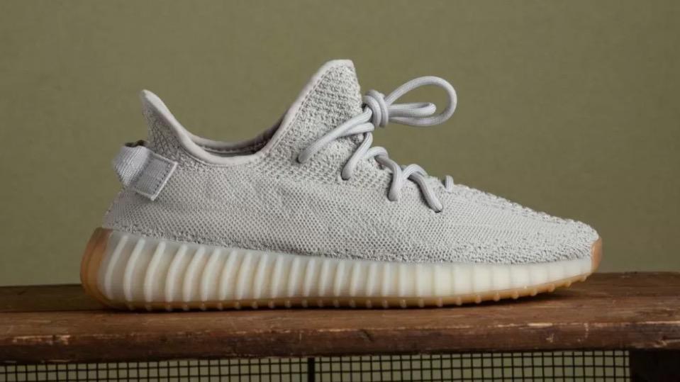 靴 adidas YEEZY BOOST 350 V2 27cm 思い出のスニーカー！adidas YEEZY BOOST 350 V2 “SESAME