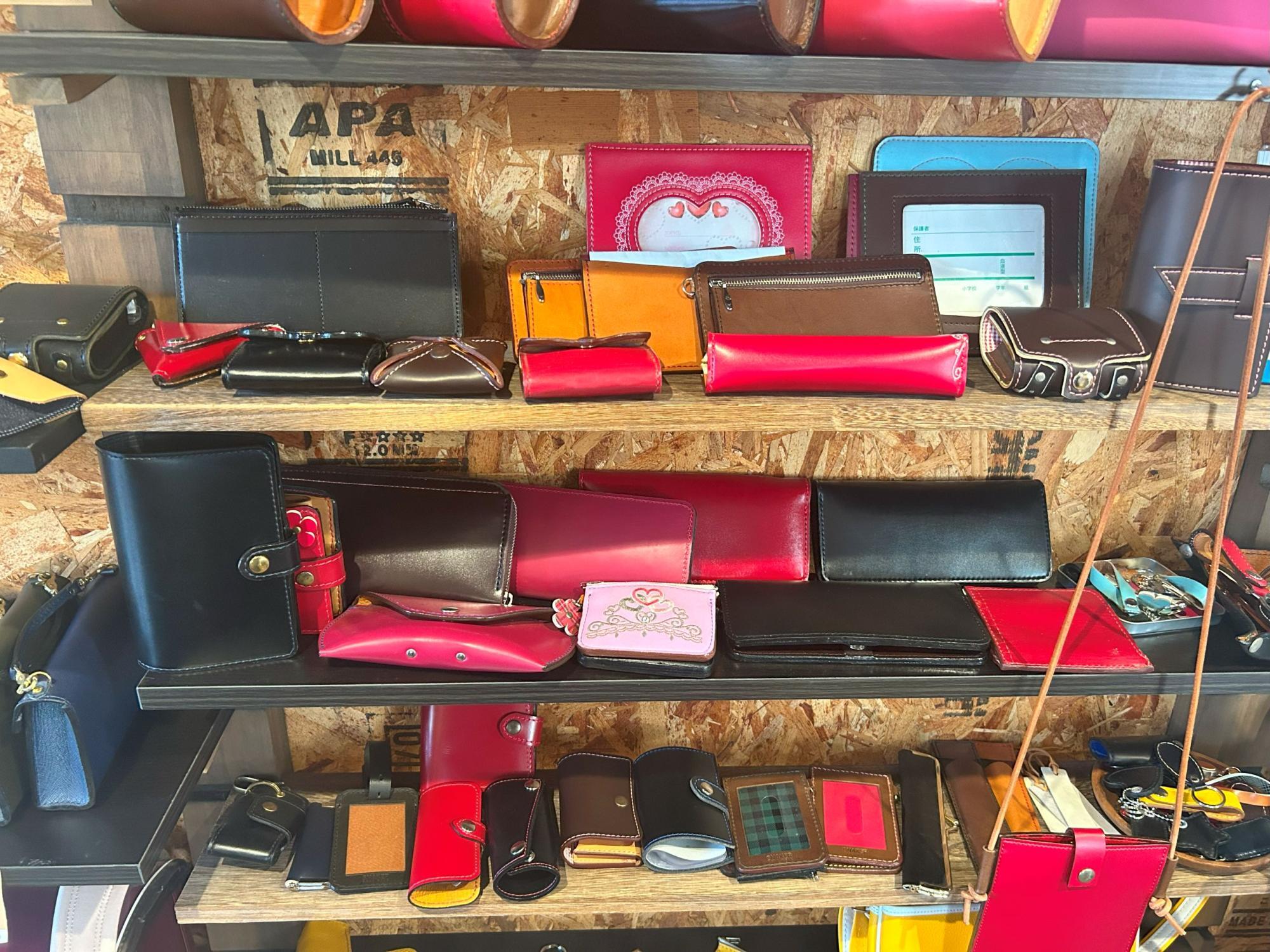 藤沢市】「SNAKER handicraft 革製品専門店」でランドセル
