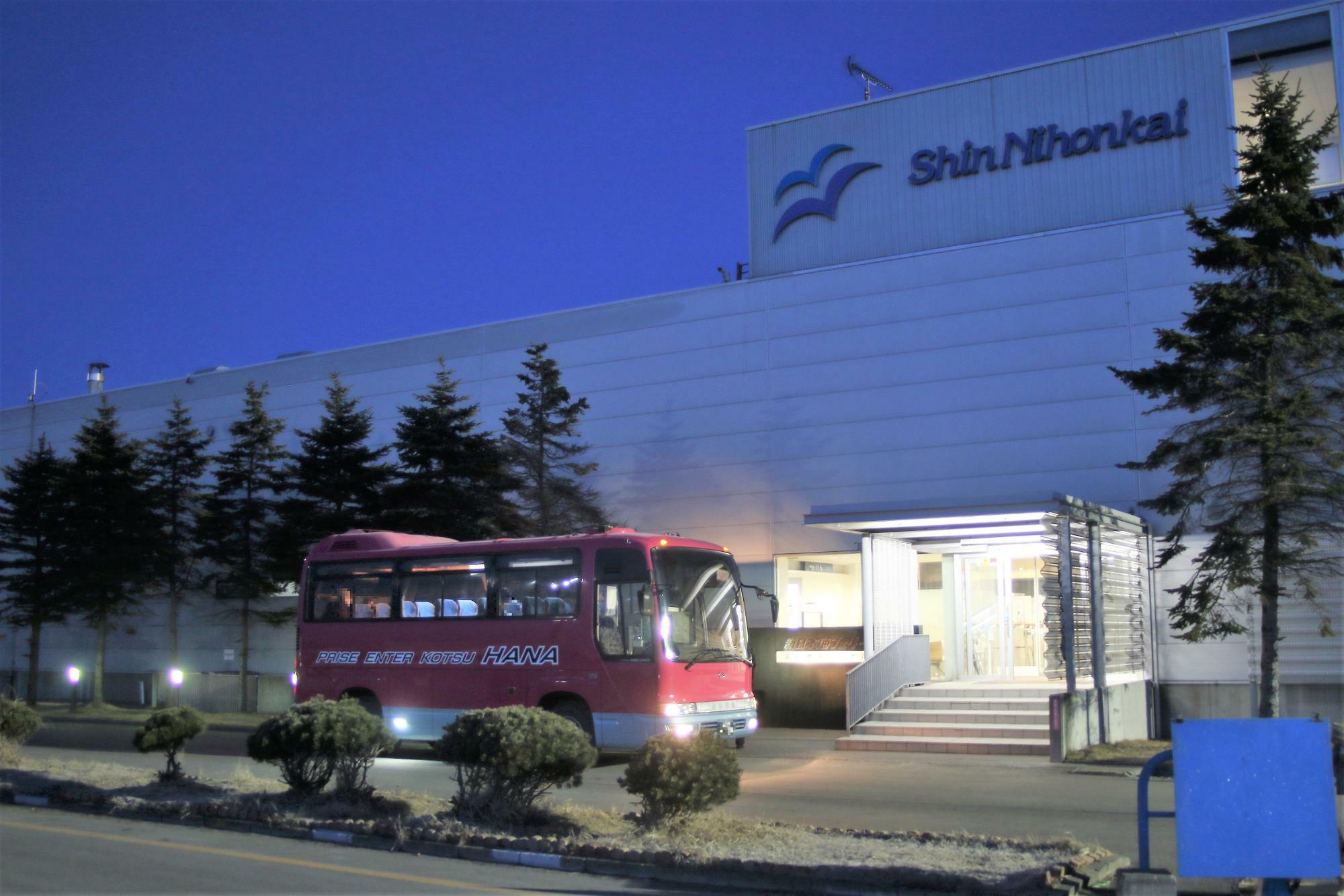 苫小牧東港フェリーターミナルと南千歳駅を結ぶシャトルバス