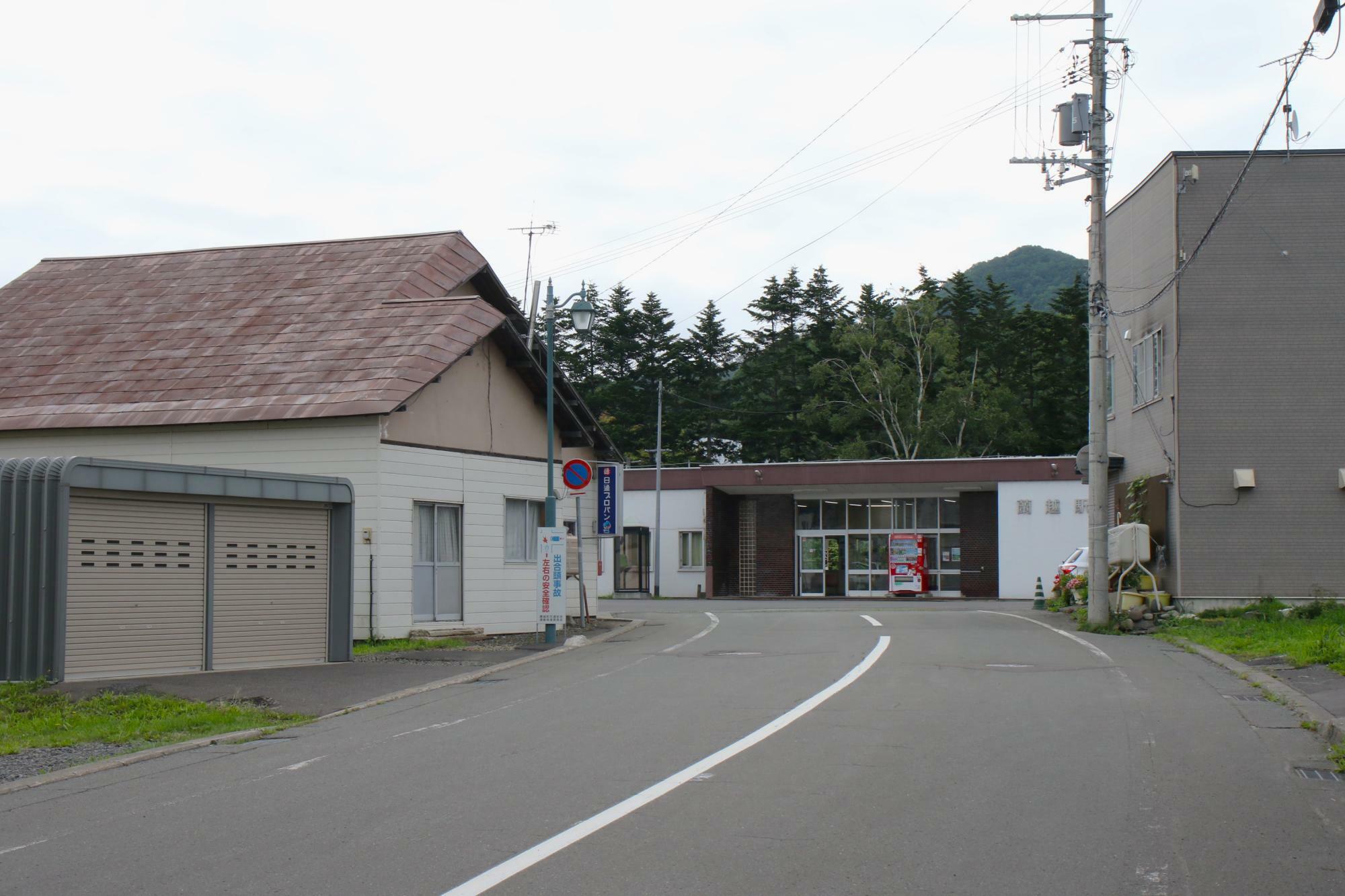 JR蘭越駅の目の前には立ち寄らない(交差点から乗車前撮影)