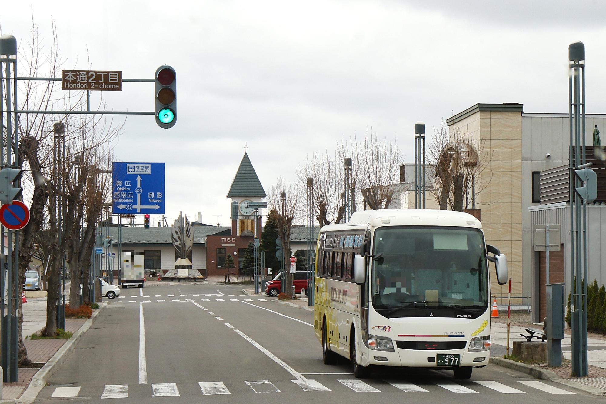 芽室駅前手前で札幌行とすれ違いました