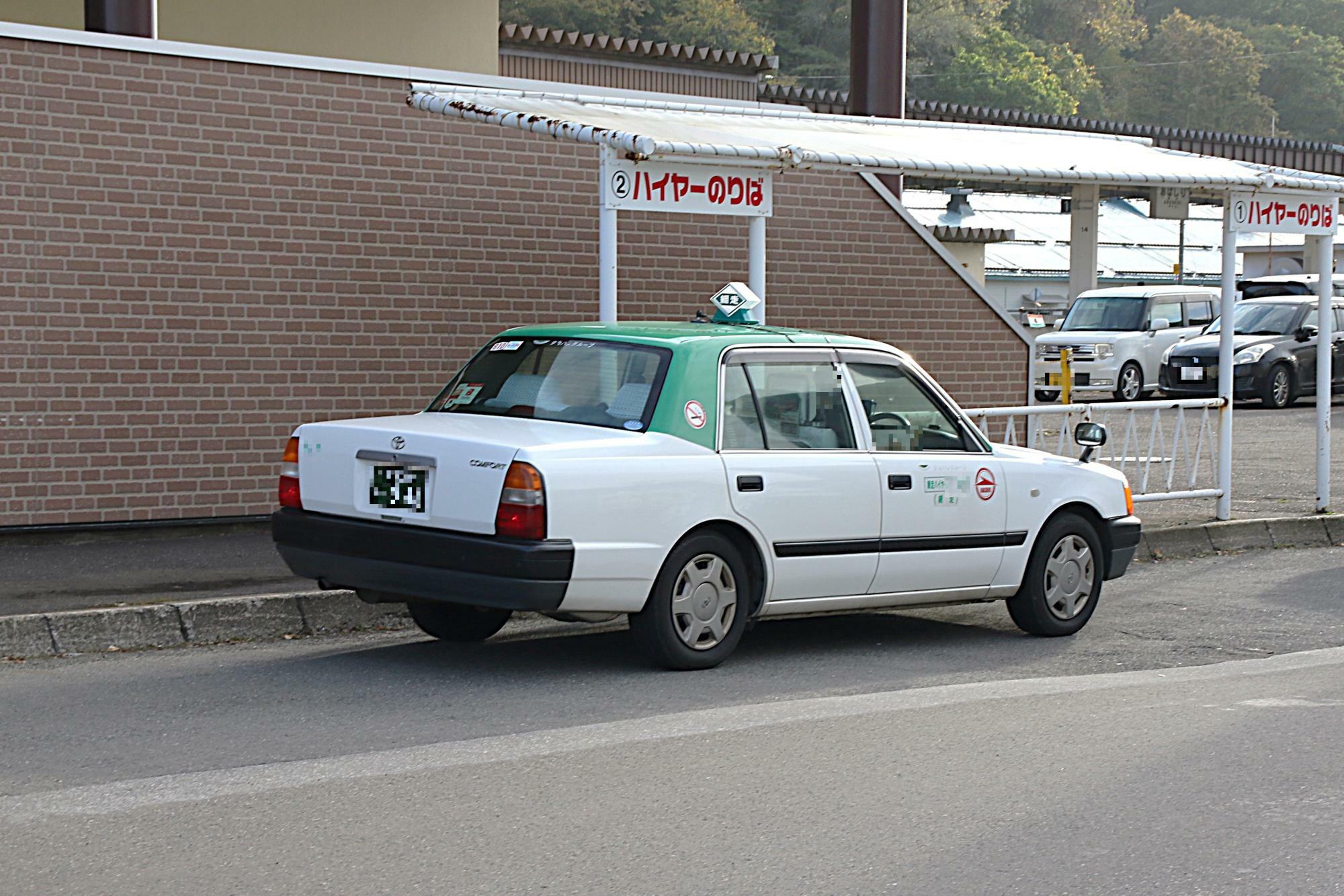 網走バスと同じタカハシグループの網走ハイヤー(網走駅で撮影)